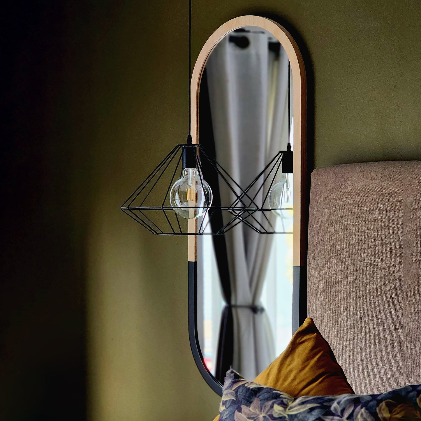 Capsule Mirror